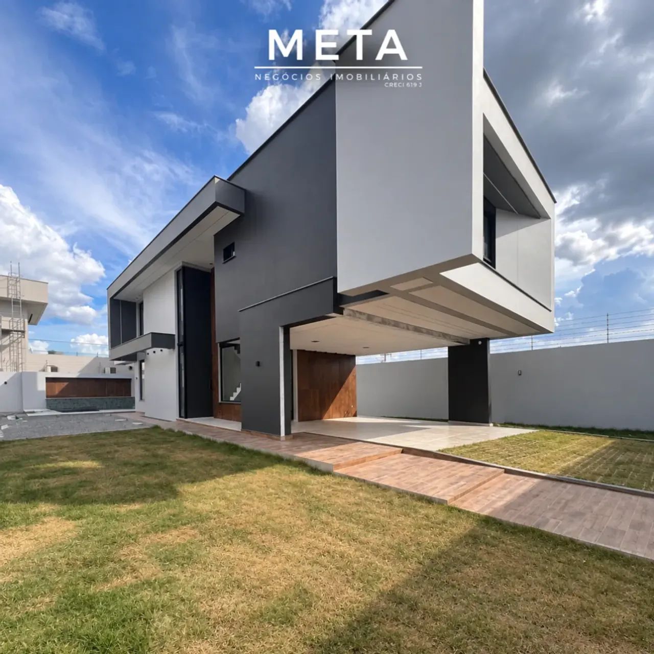 VENDE-SE CASA DE ALTO PADRÃO | BAIRRO CANARINHO - Foto 2