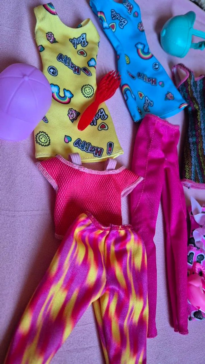 Super lote roupas e acessórios para barbie - Foto 5