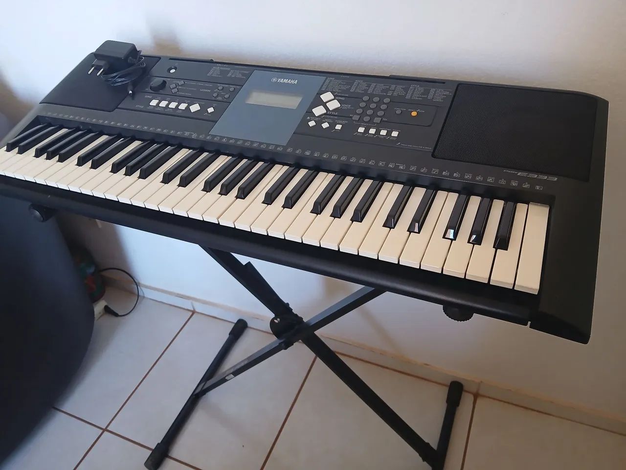 Teclado Yamaha PSR-E333  - Foto 2