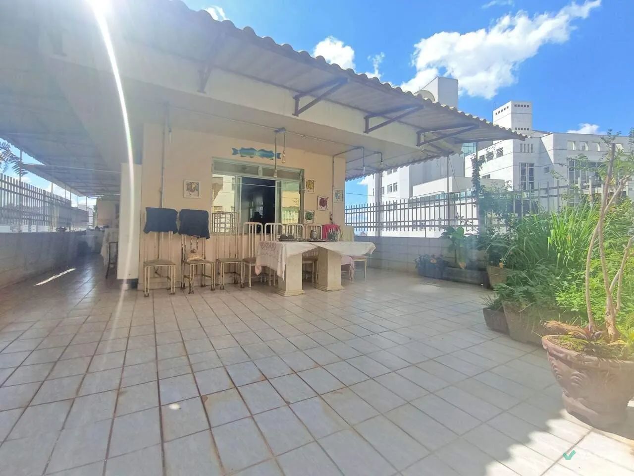 -Cobertura 05 quartos no bairro Sion BH;