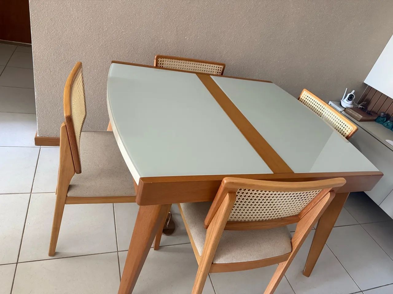Mesa + cadeiras 