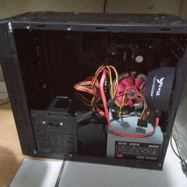 CPU (Gabinete) para retirada de peças
