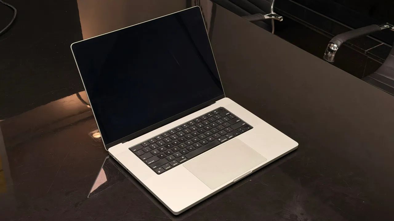 Macbook pro 16 m1pro 16gb 512gb ssd 90 ciclos - Notebooks - Mata