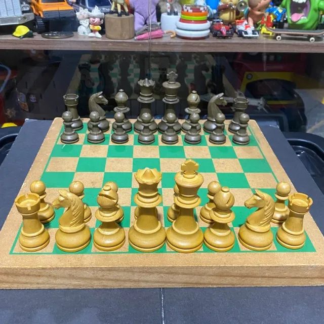 Jogo tabuleiro xadrex, falta um peão amarelo, 25 reais!!
