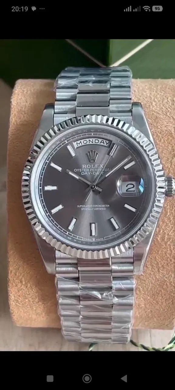  Rolex Day-Date 40 (Ref. 228239) CBD/ S.C - Foto 2