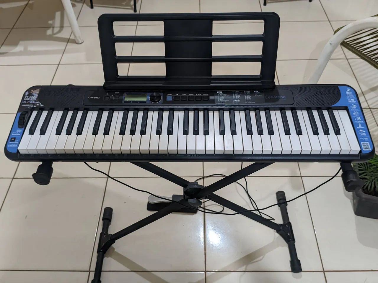 Teclado Casio semi-novo - Foto 4