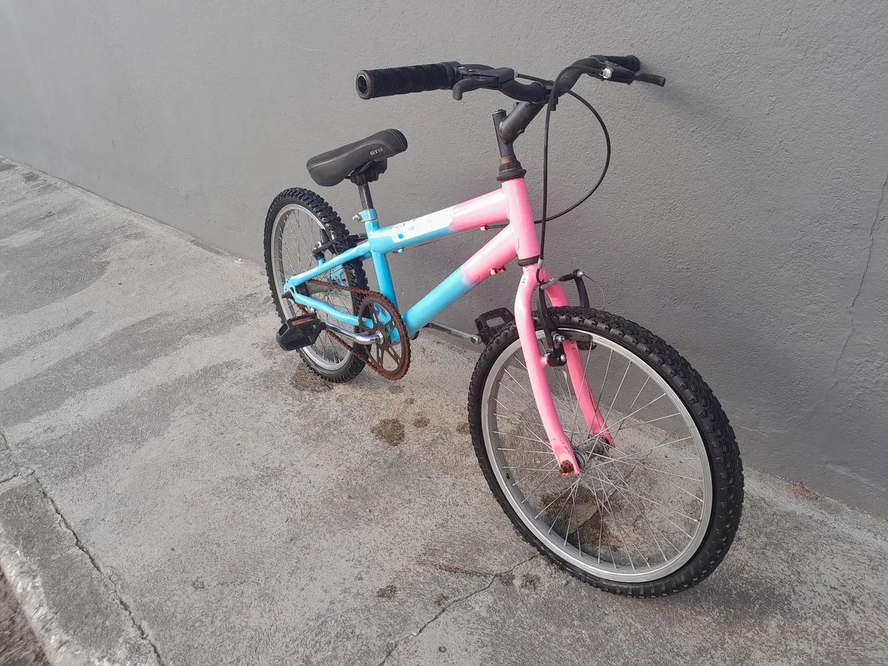 Bicicleta aro 20 semi nova  - Foto 2