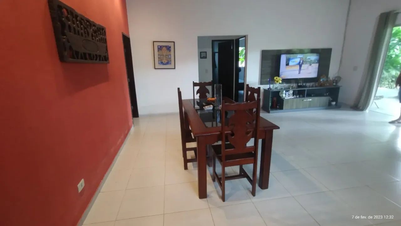 casa espaçosa, com jardim, canil, espaço gourmet e muito mas. - Foto 2