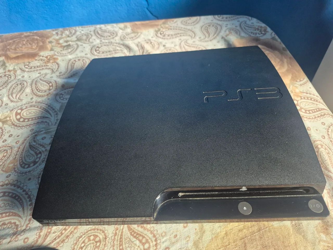 Ps3 Slim + 2 controles + Jogos - Foto 2