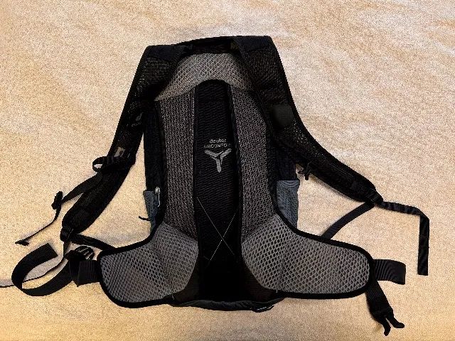 Mochila de caminhada pequena Deuter - Foto 2