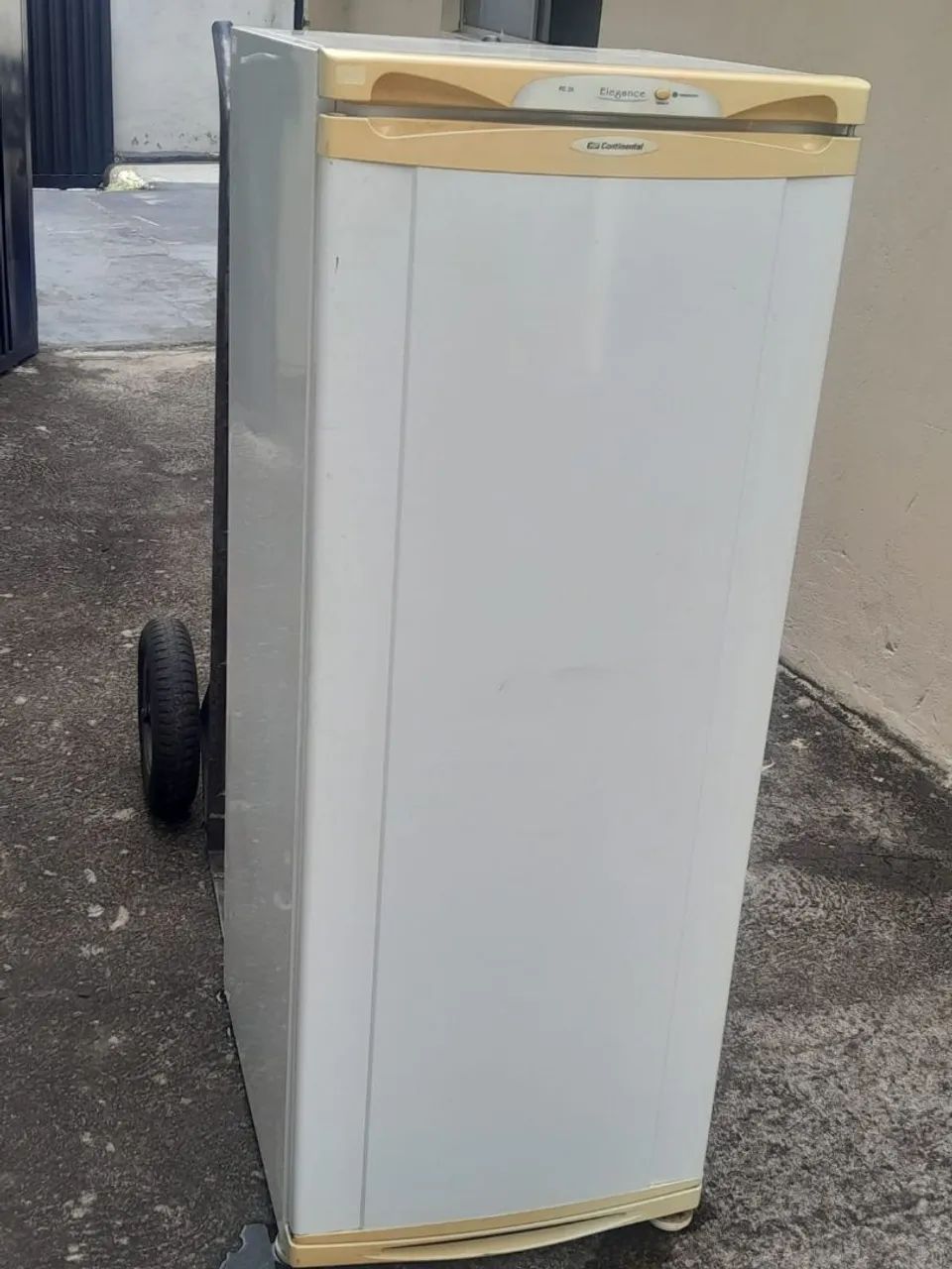Geladeira continental  220 V 