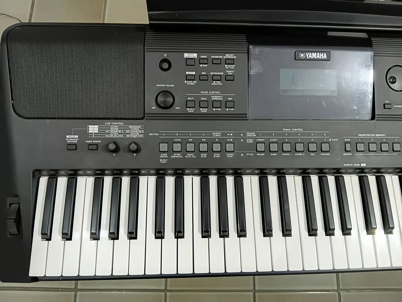 Teclado Yamaha PSR E-463 - Foto 2