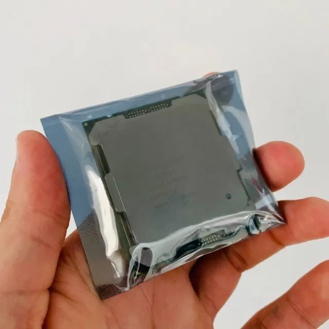 Xeon E5-2680 v4 | 14 Cores / 28 Threads | X99