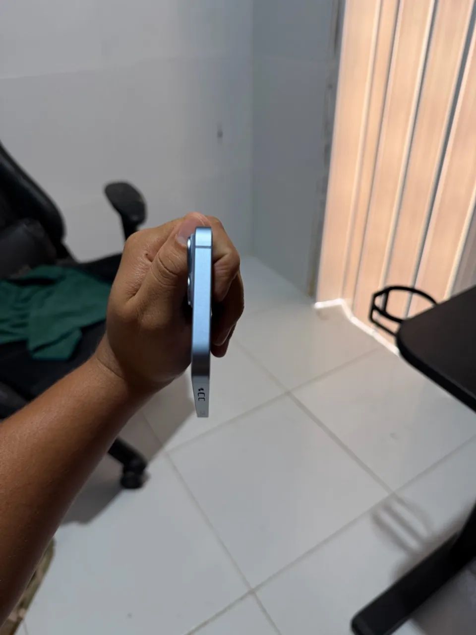 Vendo IPhone 14 Bem conservado, sem marcas de uso - Foto 5