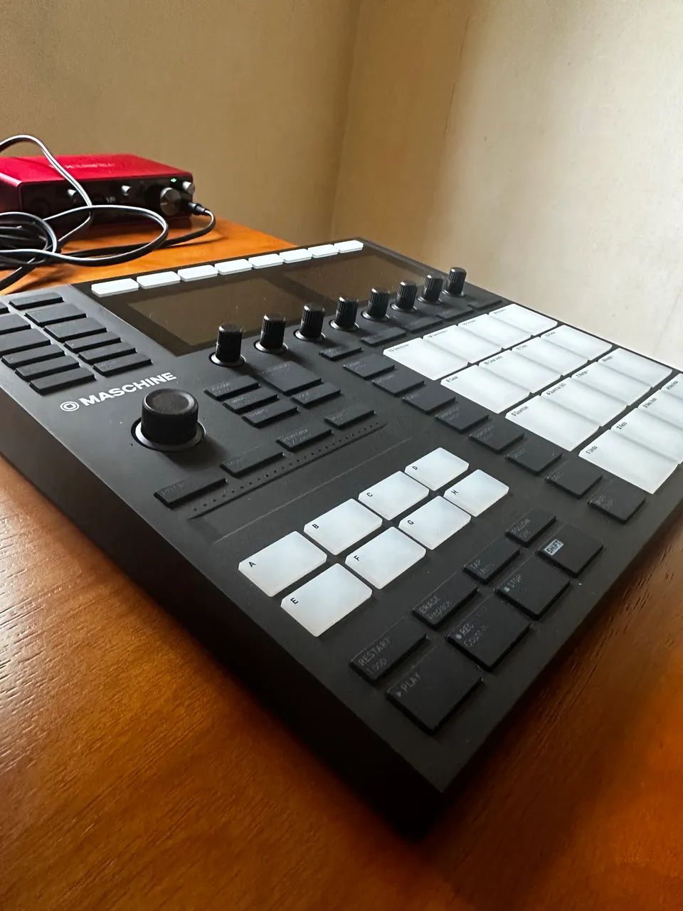 Native Instruments Maschine MK3 - Instrumentos musicais - Bom