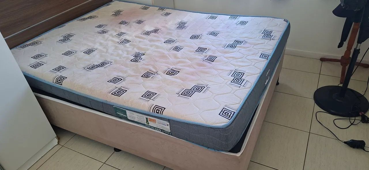 Cama box usada. Ótimo estado.