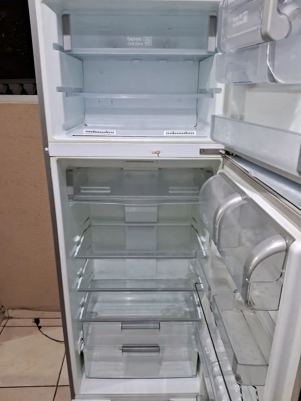 VENDO GELADEIRA USADA - Foto 2