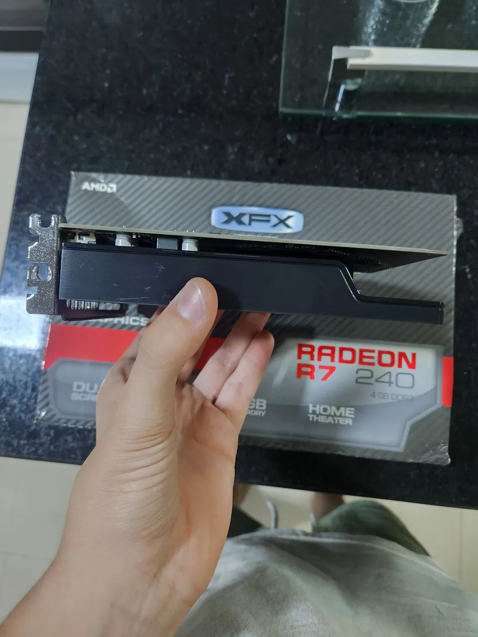Placa de Vídeo XFX Radeon R7 240 4GB DDR3 - Funcionando Perfeitamente - Foto 2