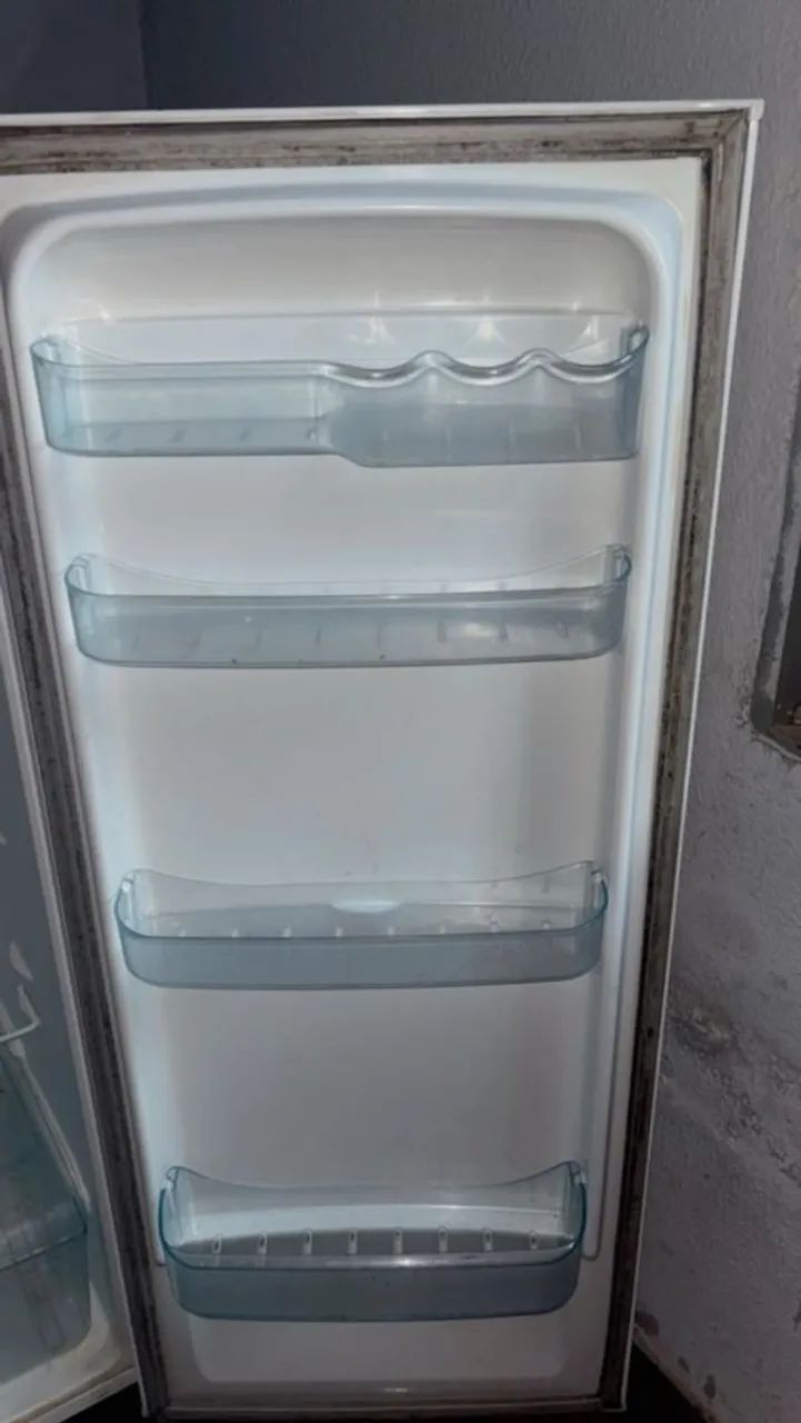 Vendo uma geladeira Electrolux - Foto 4