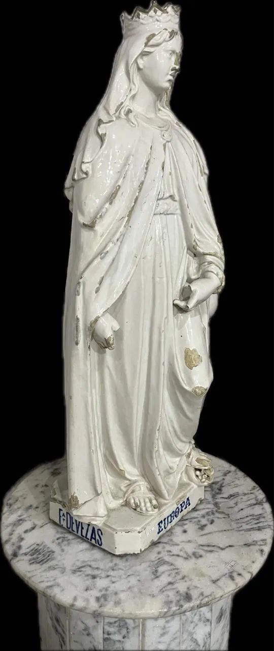 Escultura de cerâmica antiga 65581362646402121