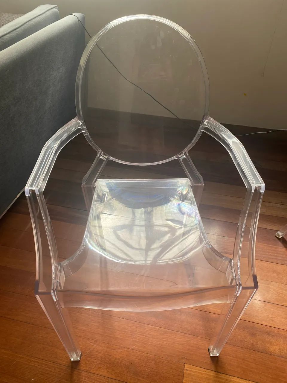 Vendo 4 cadeiras acrílica  - Foto 2