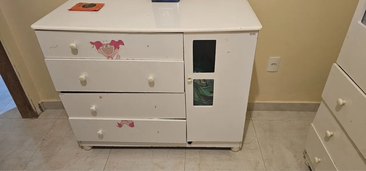Cômoda e guarda roupa infantil 