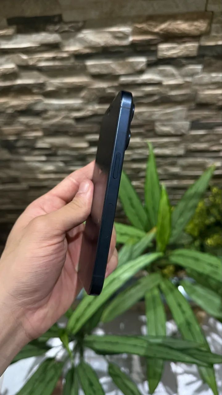 iPhone 15 Pro - 256gb  - Foto 2