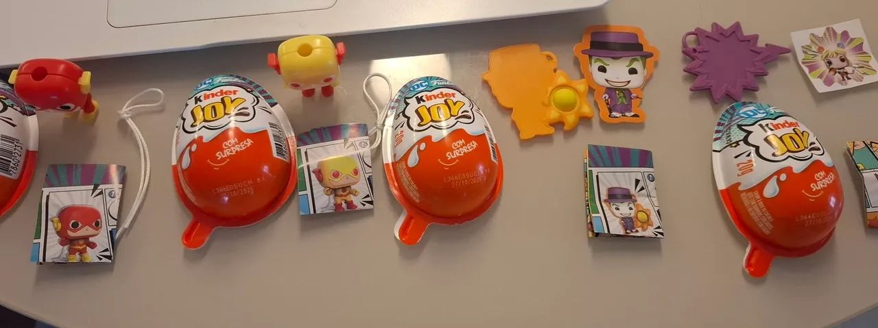 Coleção com 4 DC Funko - Kinder 
