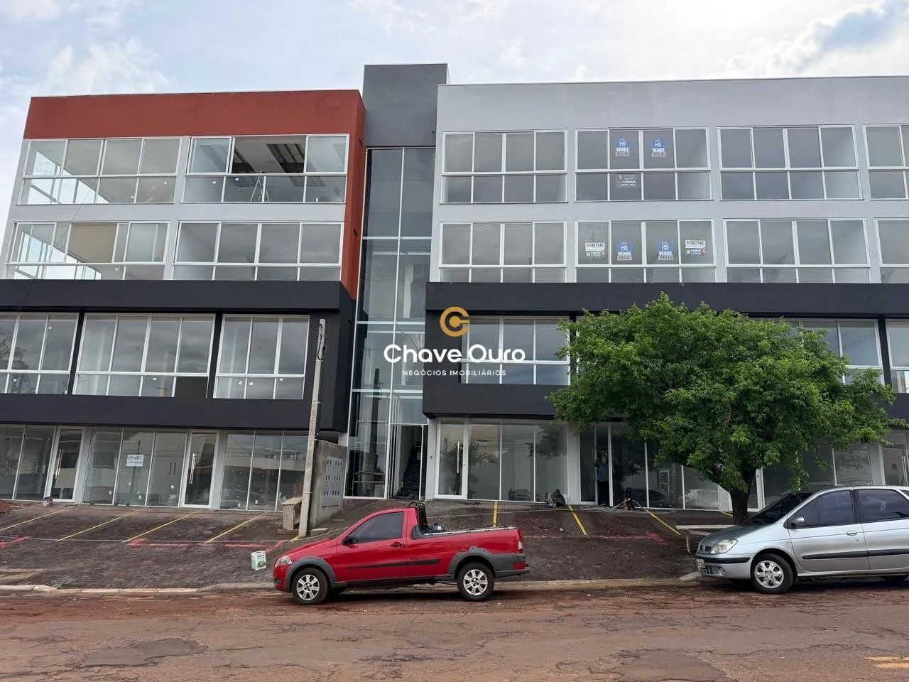 Sala Comercial com Mezanino no Centro de Cascavel - Foto 2
