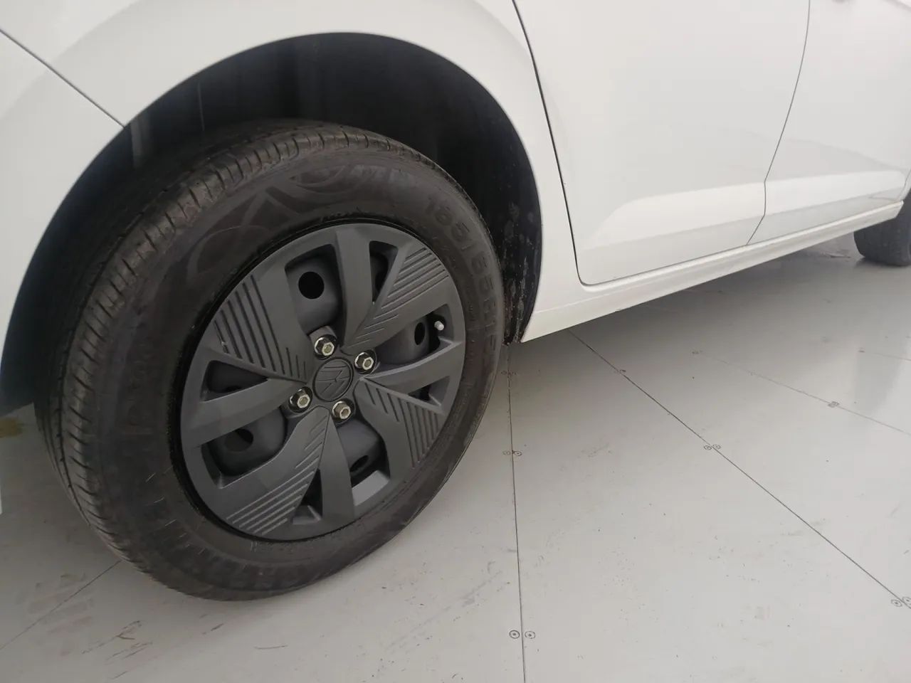 Volkswagen Polo Track 1.0 Flex 12V 5p, foto 14 de 18