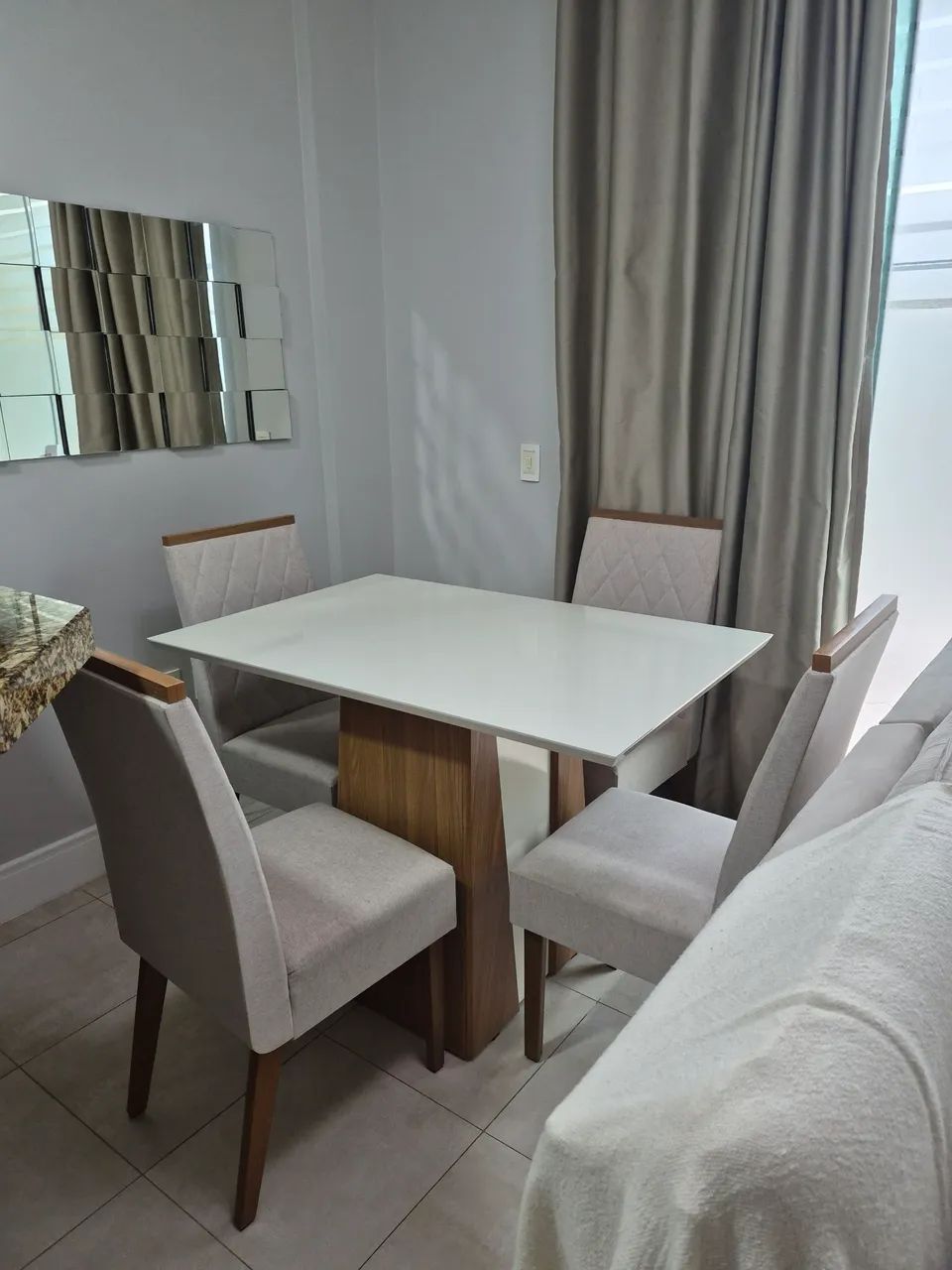 Mesa de jantar com 4 cadeiras  - Foto 3