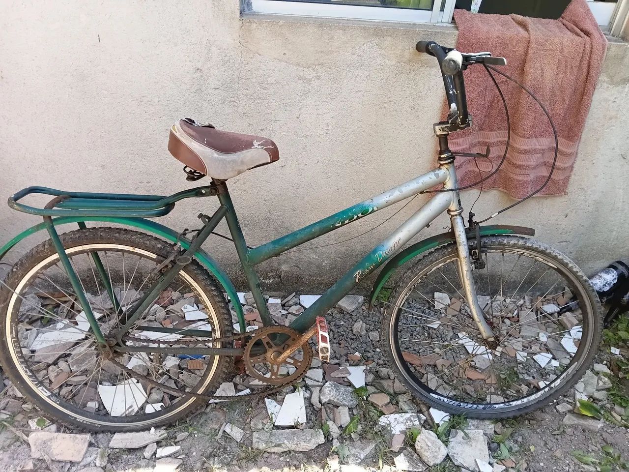 Bicicleta pra sair logo 