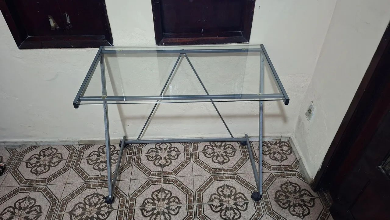 Mesa estudo de vidro 