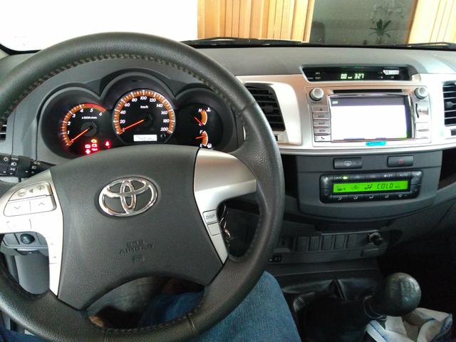 Hilux SRV 13/13 4x4 Manual - Foto 6