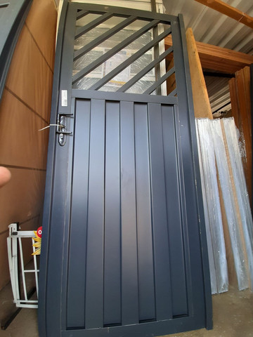 Portão Social 85x200m.64842089849602122