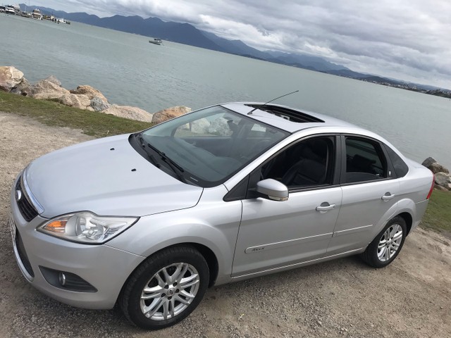 FORD FOCUS 2.0 GHIA SEDÃ10/11 16V FLEX 4 PORTAS AUTOMÁTICO