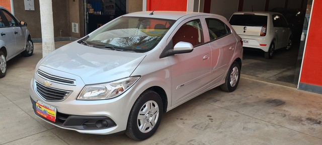 ONIX 1.0 LT COMPLETO