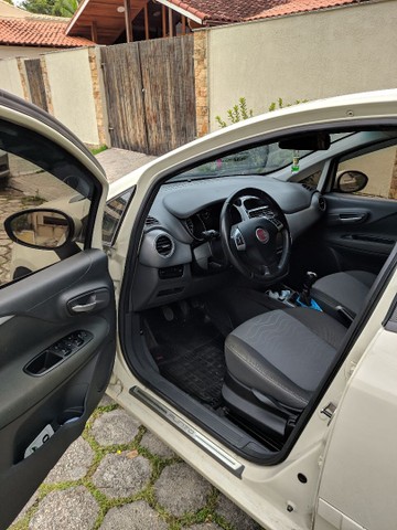 FIAT PUNTO 1.4 ATTRACTIVE 2017 ITÁLIA GNV