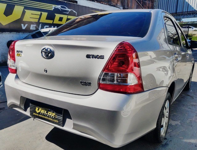 Toyota Etios 2018 automatico completo 1.5!!Ent + 60x de 999!! - Foto 11