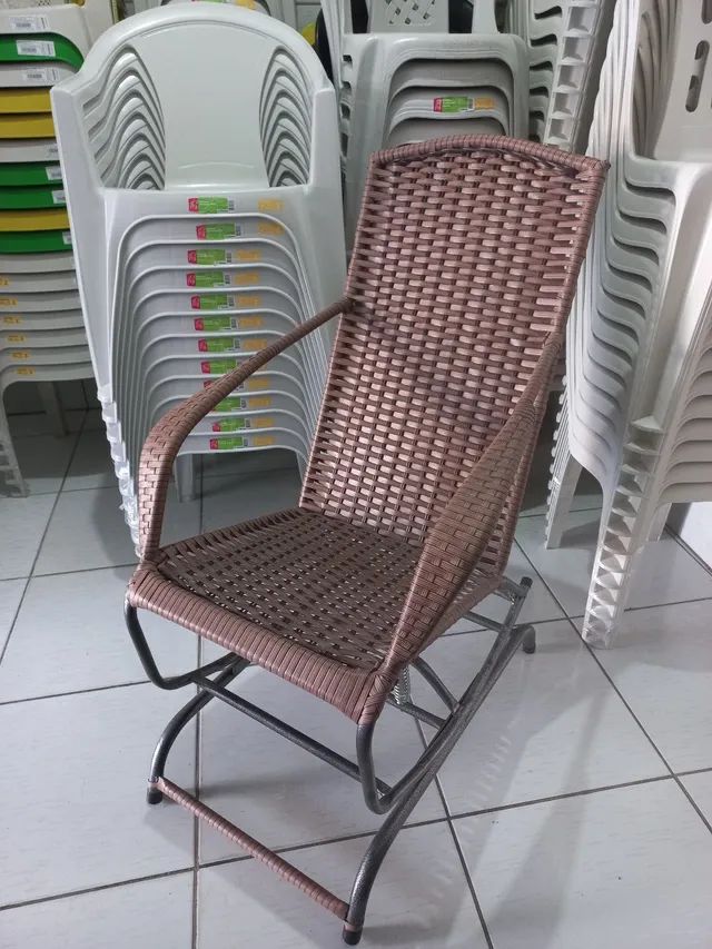 Cadeira De Balanço em Fibra Sintética  - Foto 2