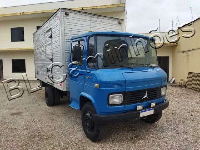 MB 608, ano 1979, Freio ar, Baú de 4.50 mts 