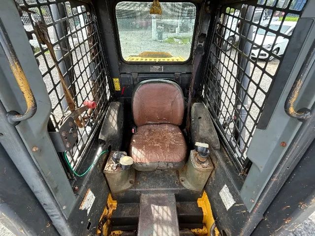 Mini escavadeira new holland - Foto 5