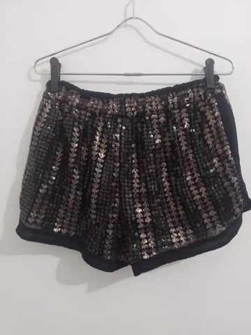 Shortinho de paetê 