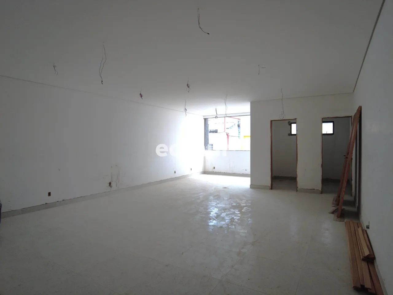 SALA para ALUGUEL com 130m² no bairro Jardim com 0 quartos e 0 vagas. Santo André, SP