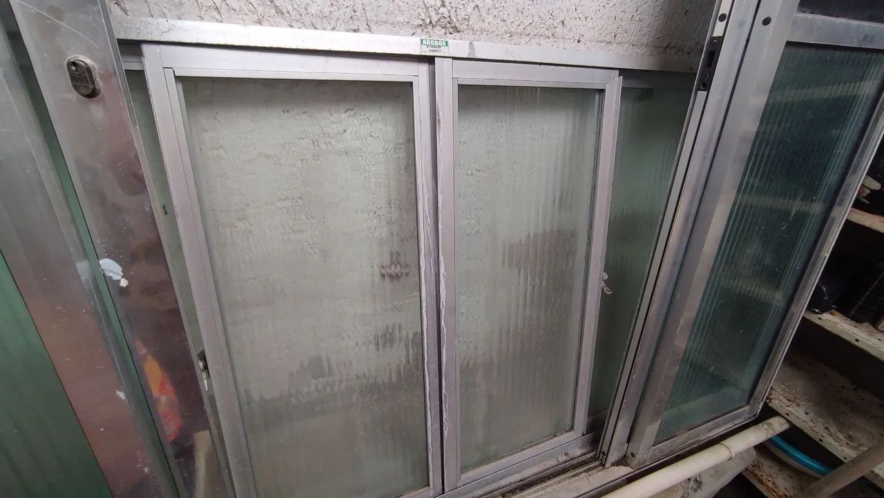 Porta em alumínio 4 folhas - Foto 2