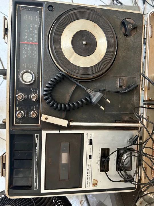 Vitrola de maleta National Panasonic  - Foto 2