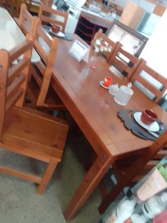 Conjunto de Mesa de 8 e 6 Cadeiras de Madeira Maciça - Foto 2