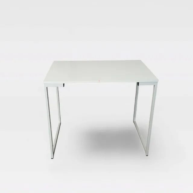 Mesa Escrivaninha pequena em tampo e aço Branco