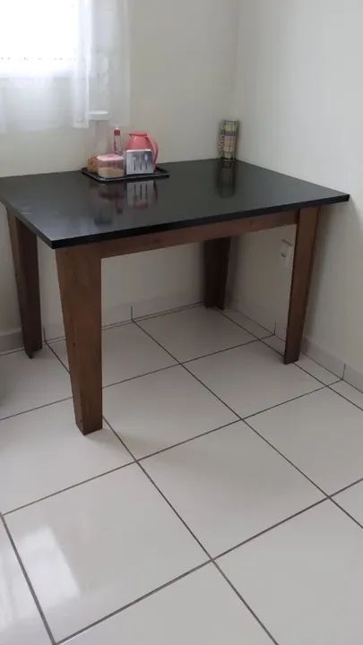 Mesa para 4 cadeiras 