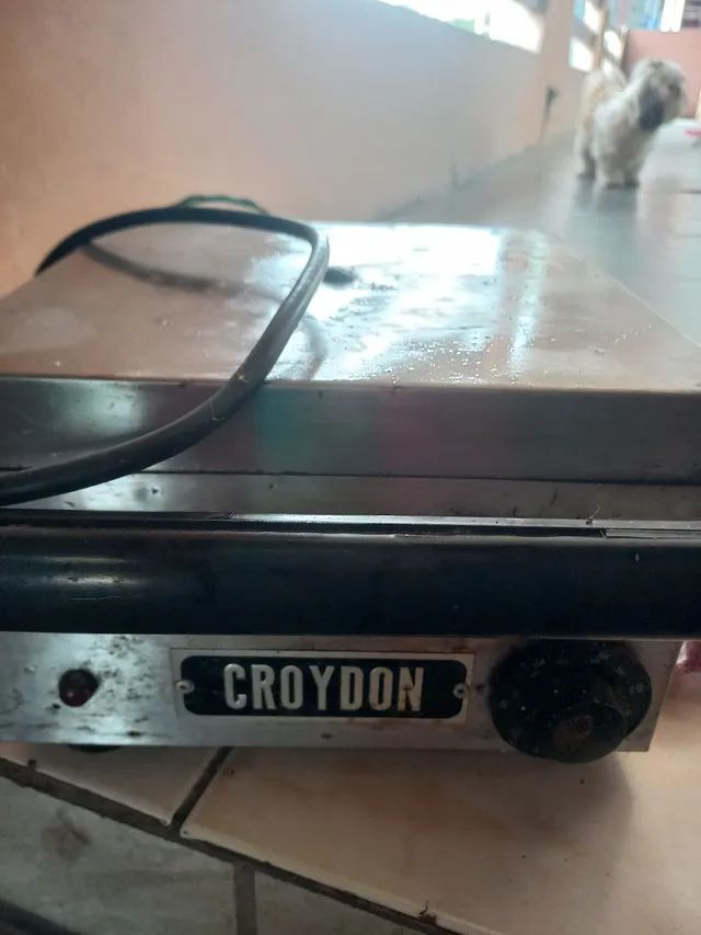 Maquina de cascão Croydon 127v 1200,00